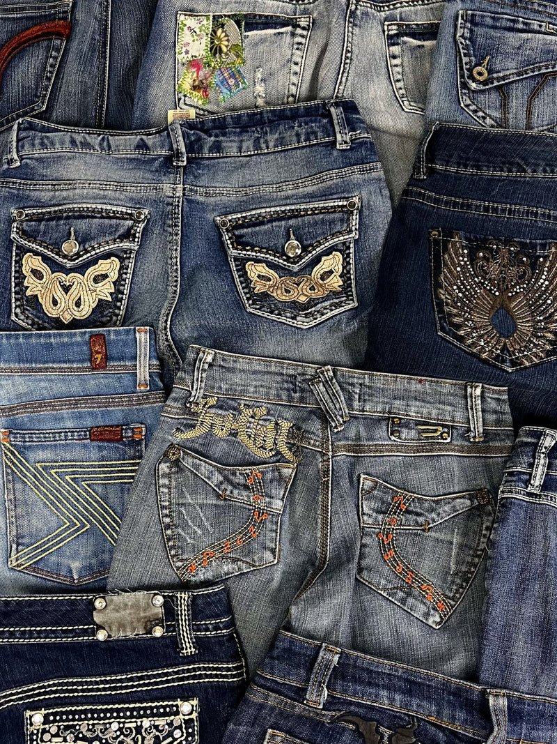 Japan style jeans with embroidered back pockets