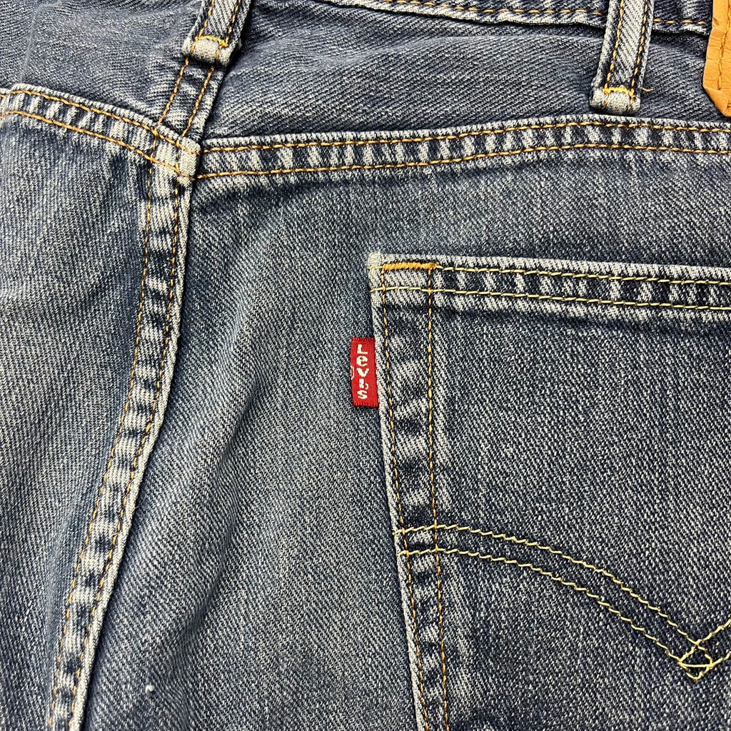 Rotes Levis Tab