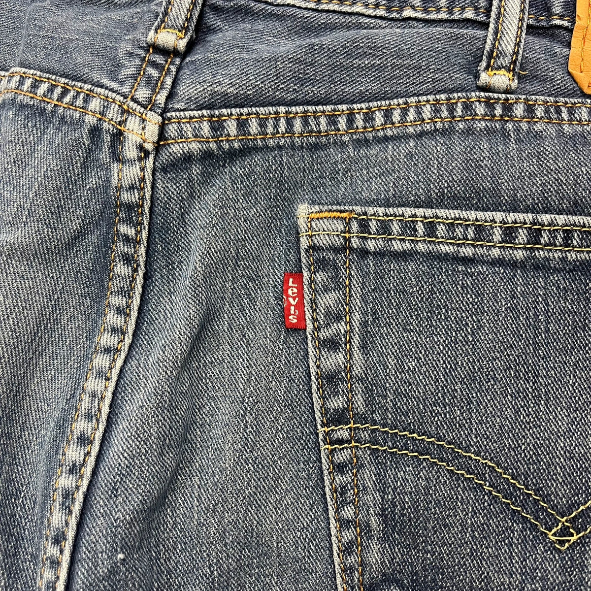 Rotes Levis Tab