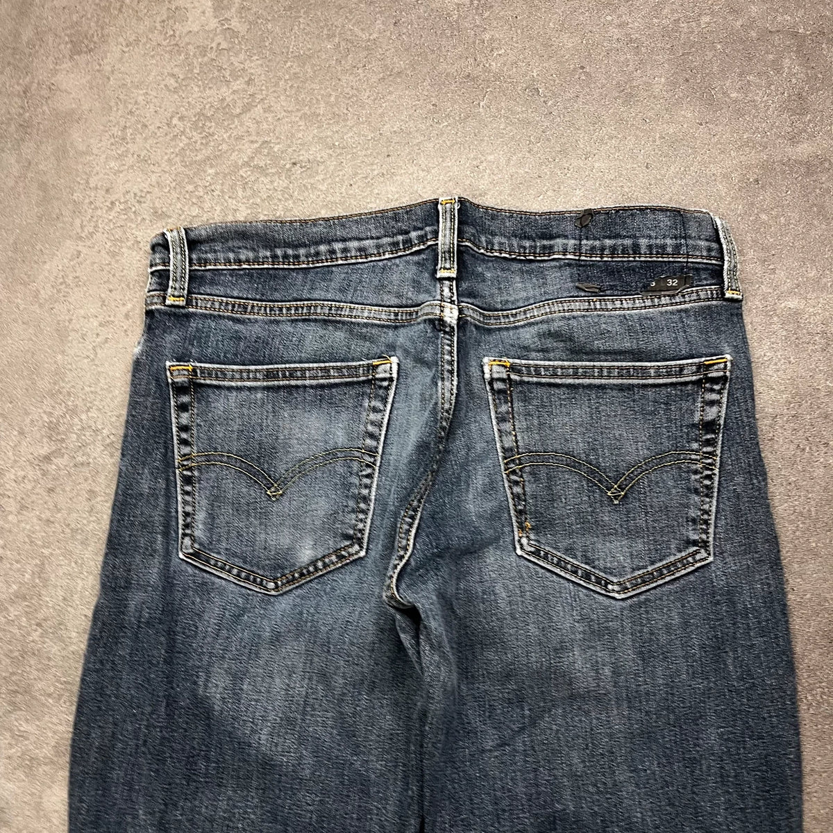 Vintage Levi's Skinny Jeans Herren W33 L32 Blau – Rückseite Detail