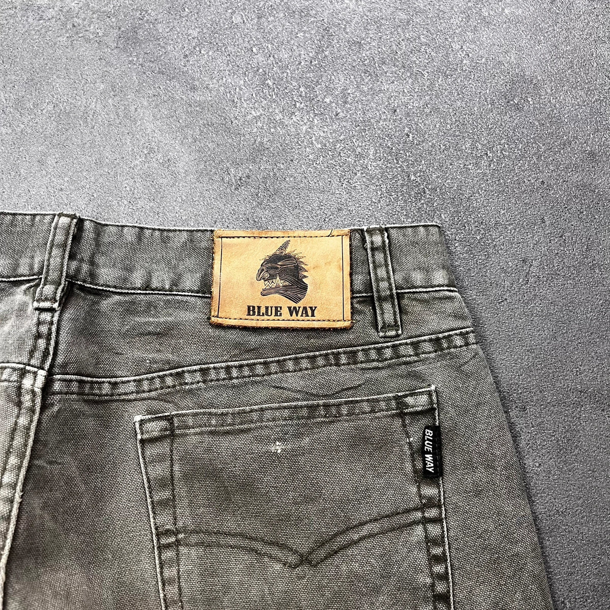 Gesäßtasche mit Blue Way Patch