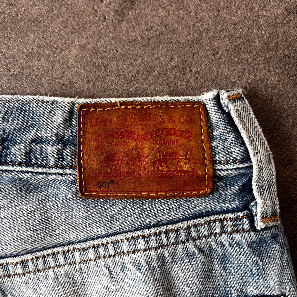 Vintage Levi's 501 Jeans Damen Straight W25 L32 Gr. XS Washed Hellblau 2000s