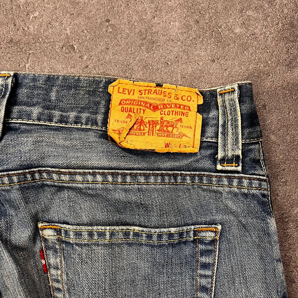 Vintage Levi's 512 Bootcut Jeans W33 L30 Blau Grau Heavy Washed – Ansicht 6