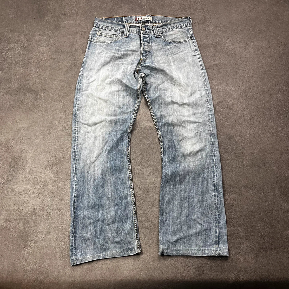 Vintage Levi's 512 Bootcut Jeans W33 L30 Hellblau Heavy Washed