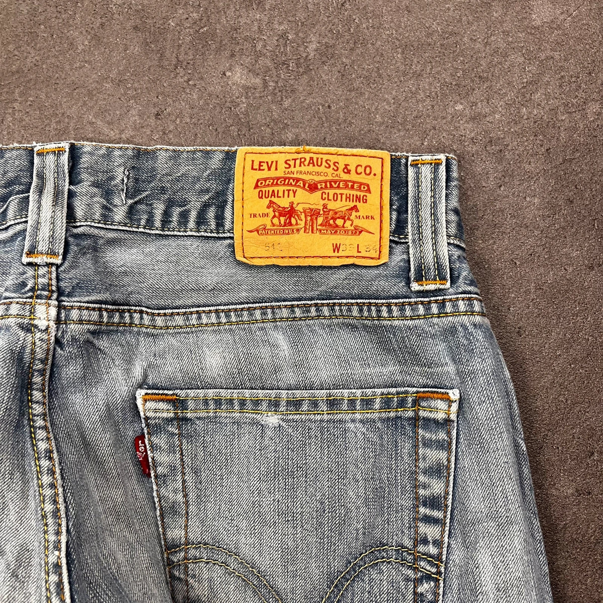 Vintage Levi's 512 Bootcut Jeans W33 L30 Hellblau Heavy Washed – Ansicht 6