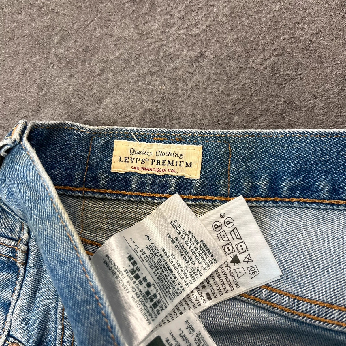 Vintage Levi's 501 Jeans W34 L34 Hellblau Straight Fit – Ansicht 5