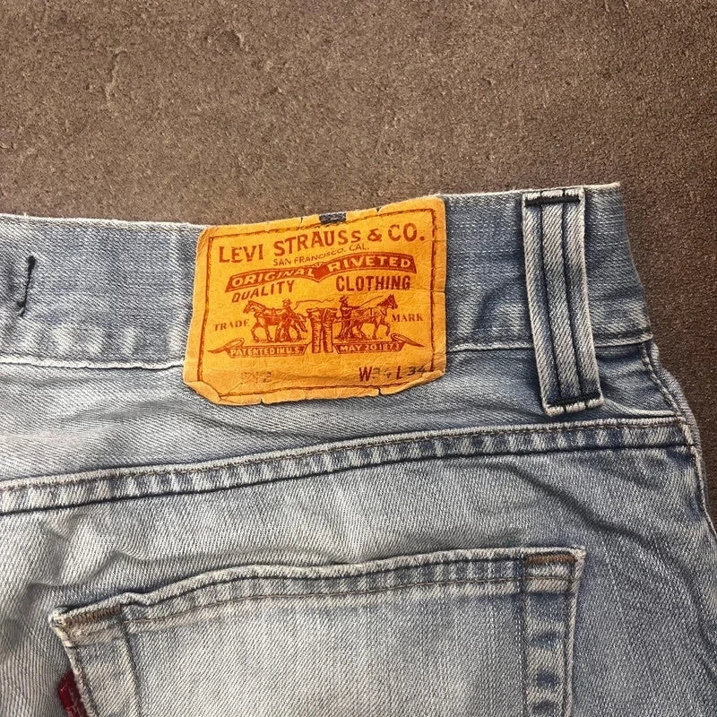 Vintage Levi's 512 Bootcut Jeans W34 L34 Hellblau Heavy Washed – Ansicht 6