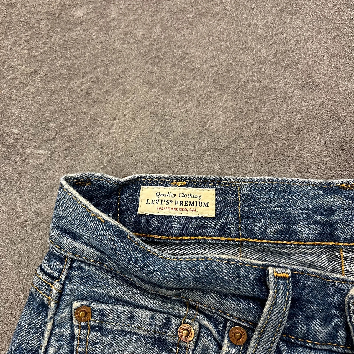 Vintage Levi's 501 Premium Jeans Damen W26 L30 Mittelblau – Ansicht 7