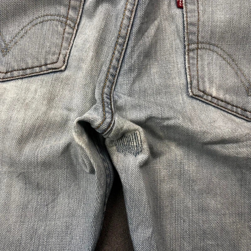 Vintage Levi's 512 Bootcut Jeans W34 L34 Crazy Washed Hellblau Grau – Ansicht 9