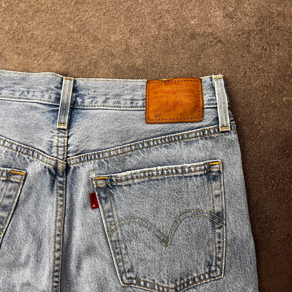 Vintage Levi's 501 Jeans W29 L32 Hellblau Straight Fit – Ansicht 5