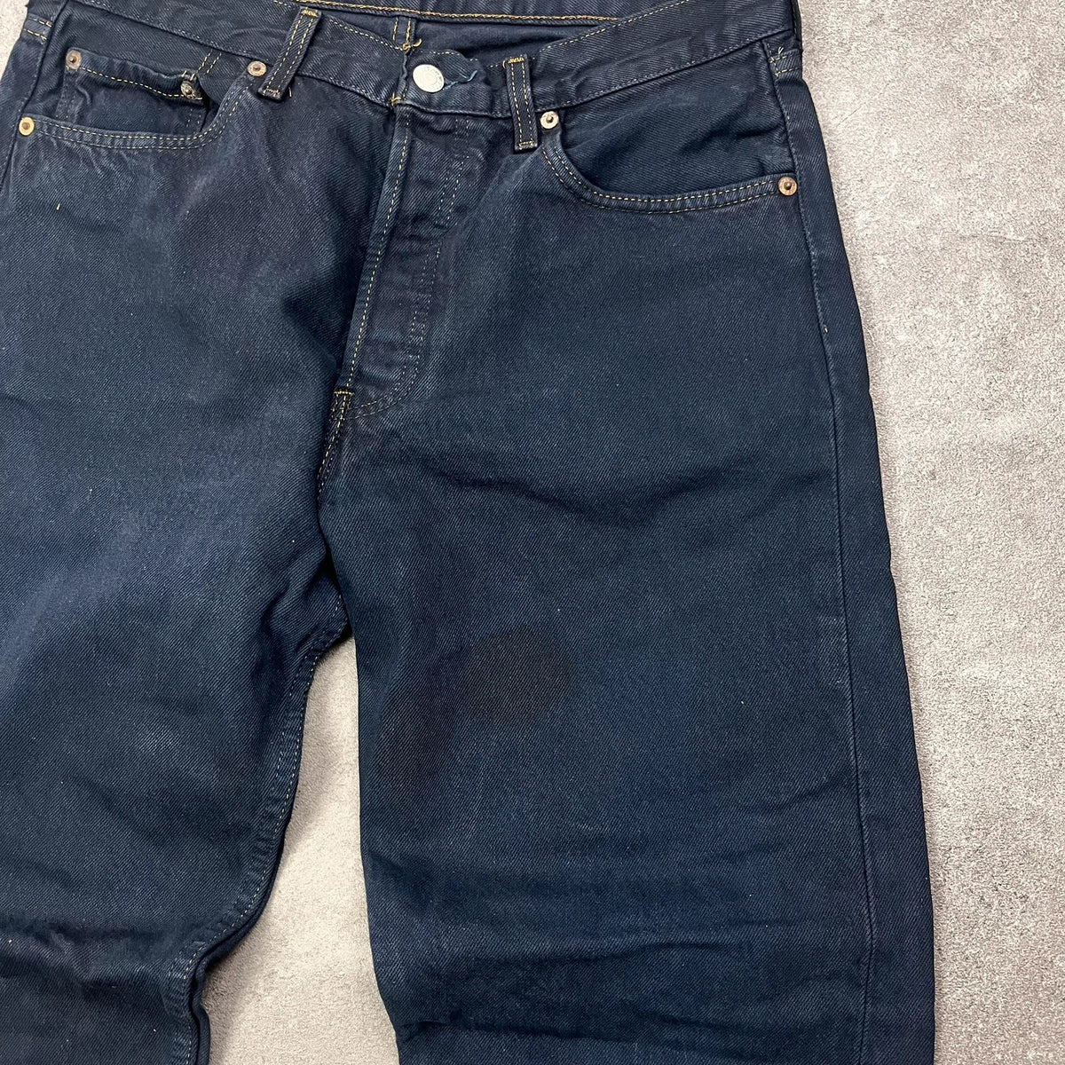 Vintage Levi's 501 Jeans W33 L30 Dunkelblau Made in France Straight – Ansicht 3
