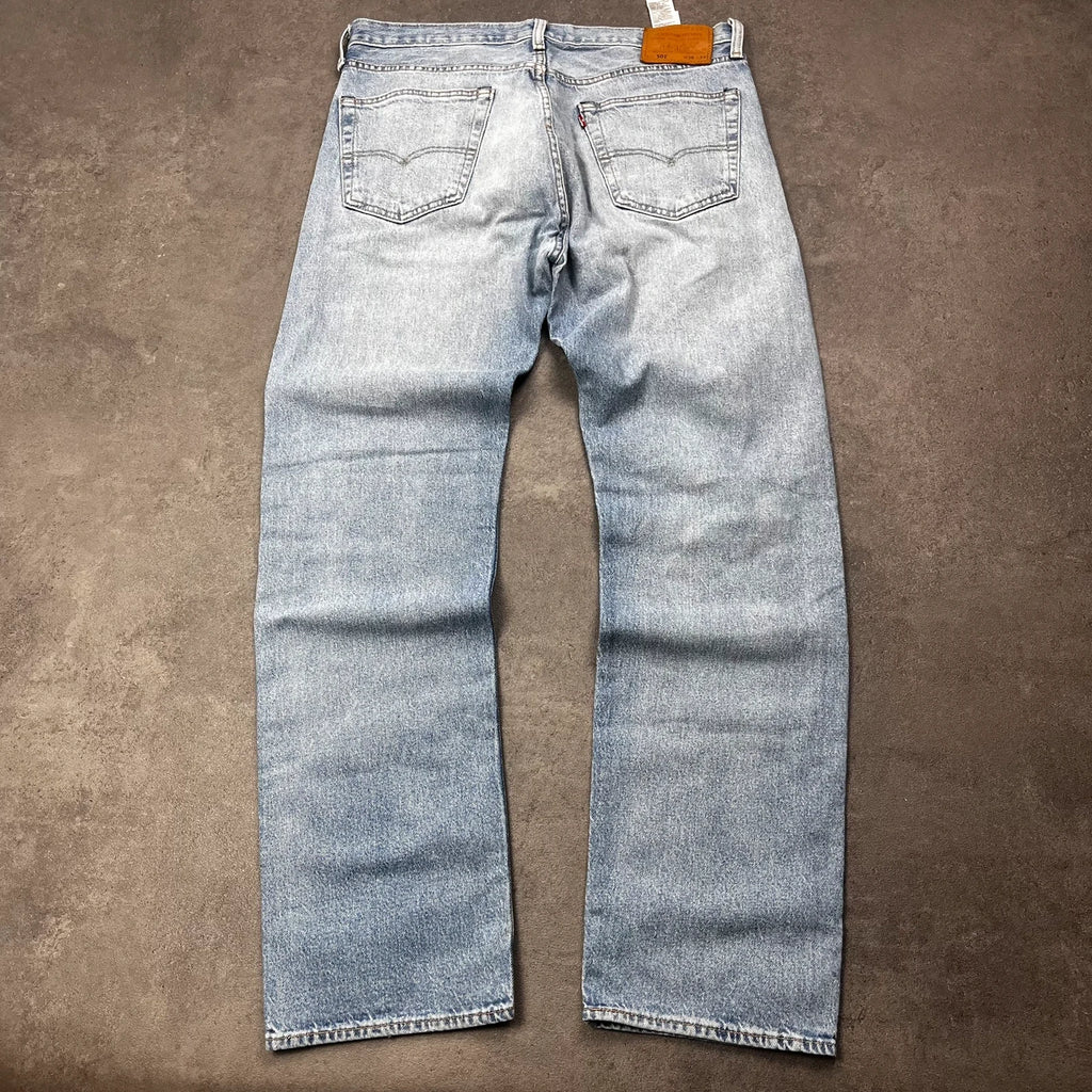 Vintage Levi's 501 Jeans W36 L34 Hellblau Straight Fit – Ansicht 2