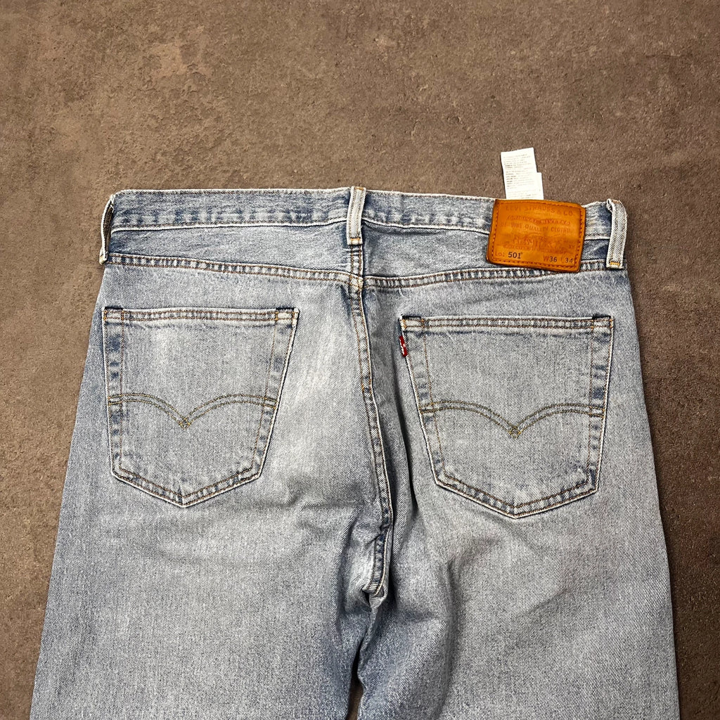 Vintage Levi's 501 Jeans W36 L34 Hellblau Straight Fit – Ansicht 4