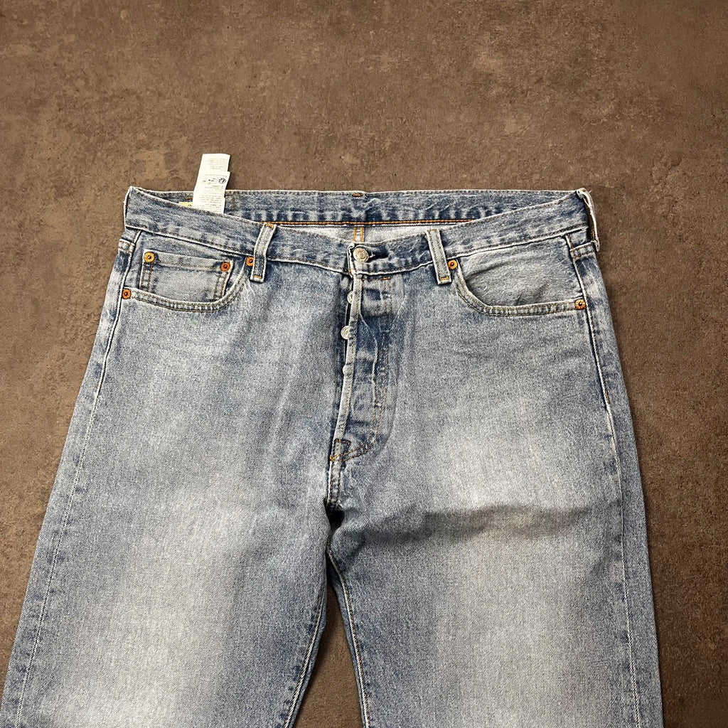 Vintage Levi's 501 Jeans W36 L34 Hellblau Straight Fit – Ansicht 3