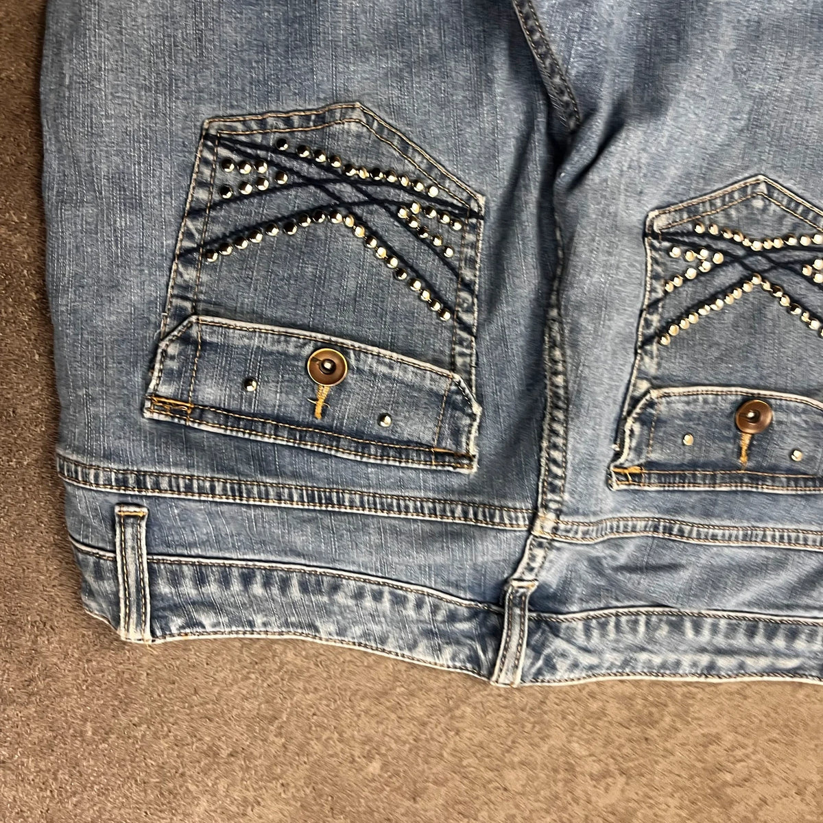 Vintage Lee Bootcut Jeans Damen Gr. M Hellblau mit Nieten – Ansicht 5