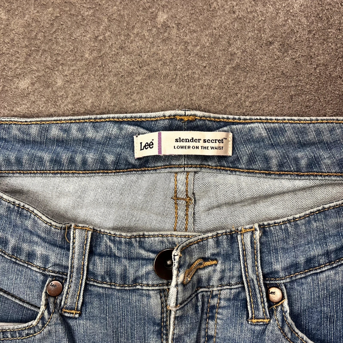 Vintage Lee Bootcut Jeans Damen Gr. M Hellblau mit Nieten – Ansicht 6