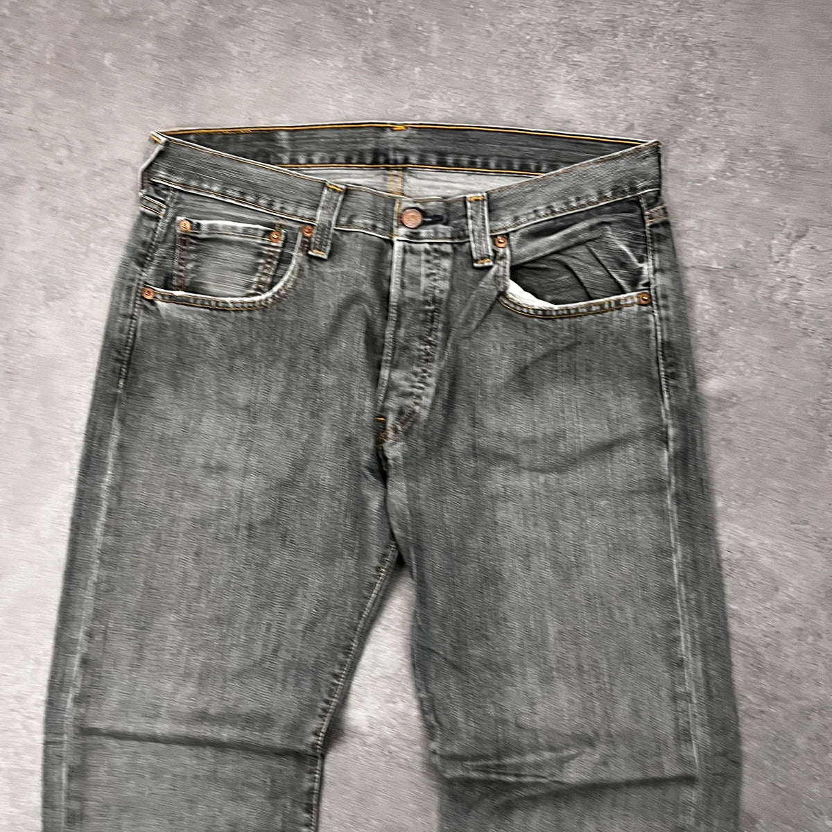 Vintage Levi's 501 Jeans Herren Grau – Vorderseite
