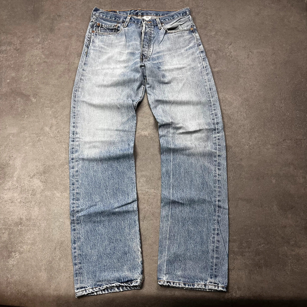 Vintage Levi's 501 Jeans Herren W33 L34 Hellblau – Vorderansicht